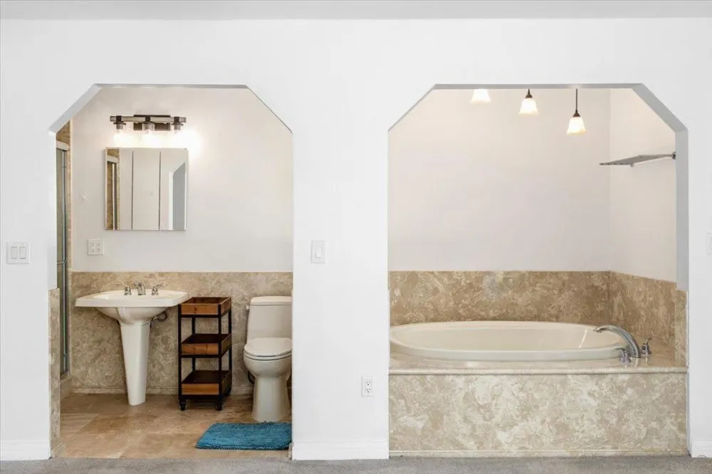 2073 Ginny Ln Escondido, CA 92025