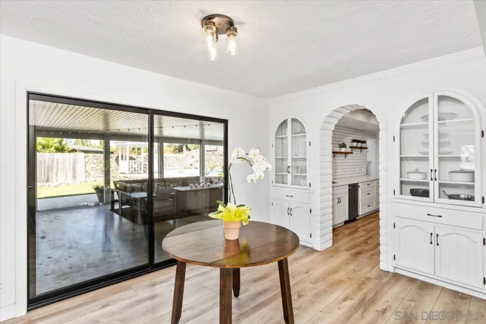 2073 Ginny Ln Escondido, CA 92025