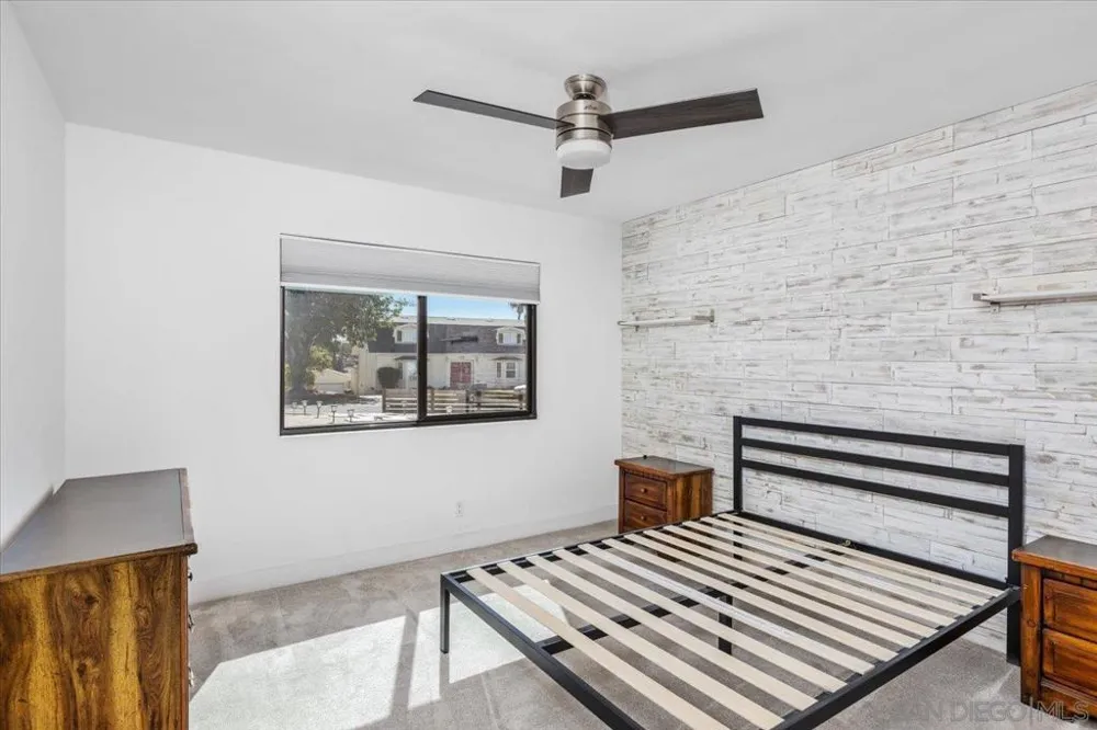 2073 Ginny Ln Escondido, CA 92025