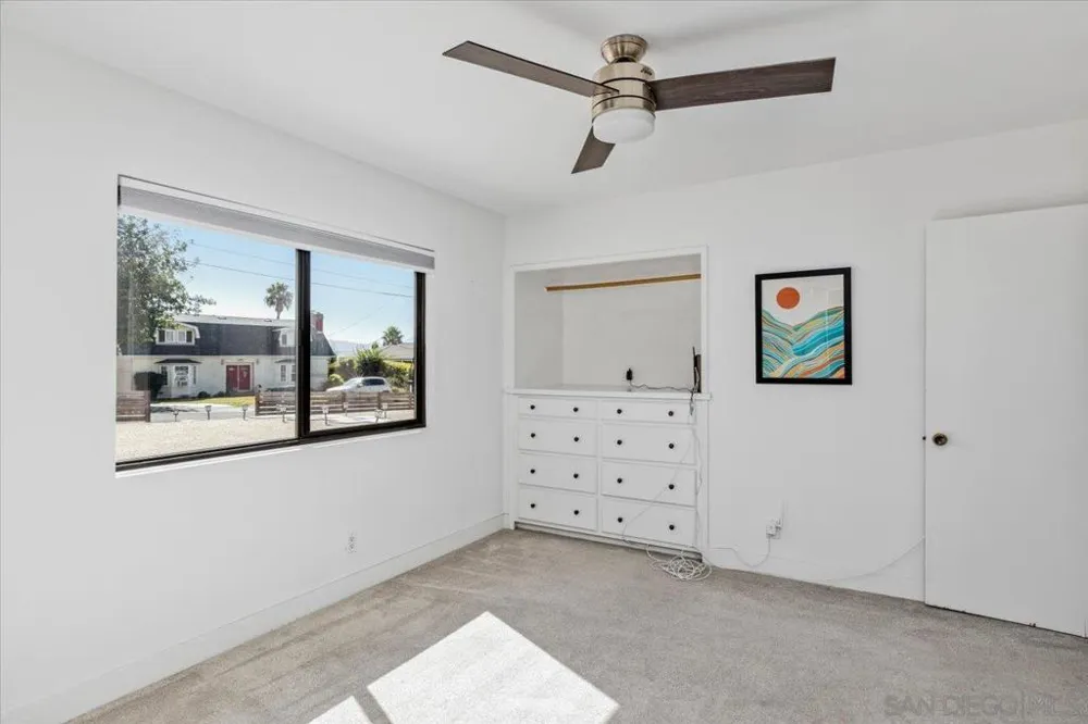 2073 Ginny Ln Escondido, CA 92025