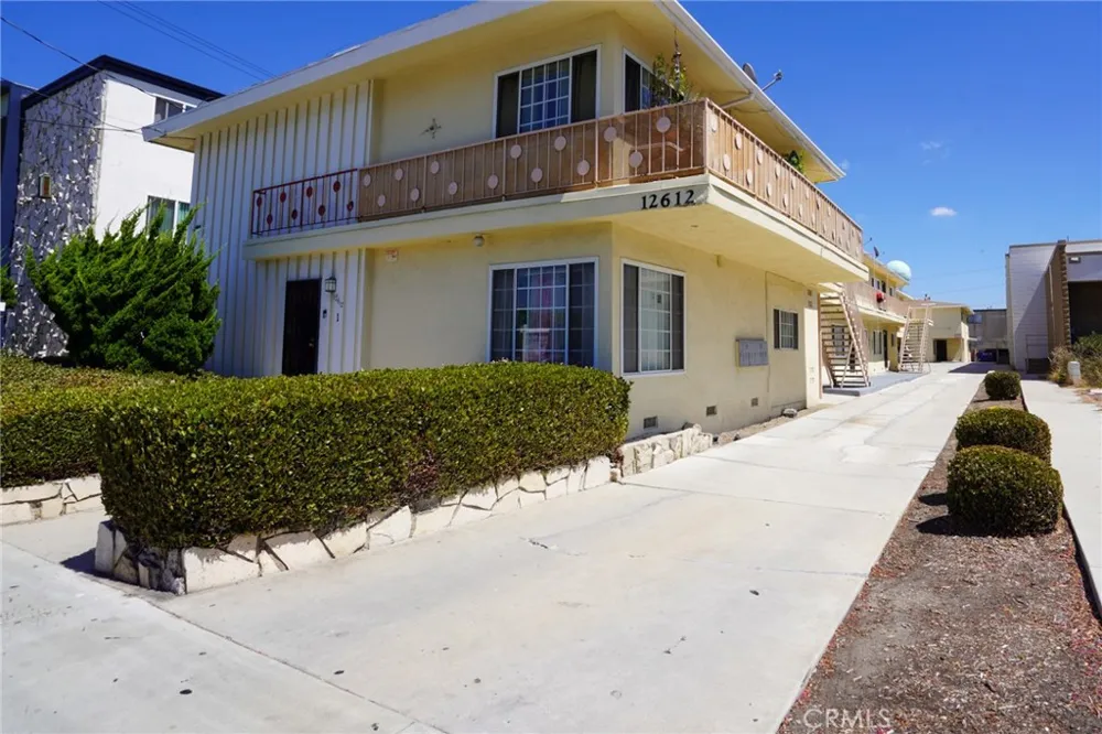 12612 Inglewood #3 Hawthorne, CA 90250