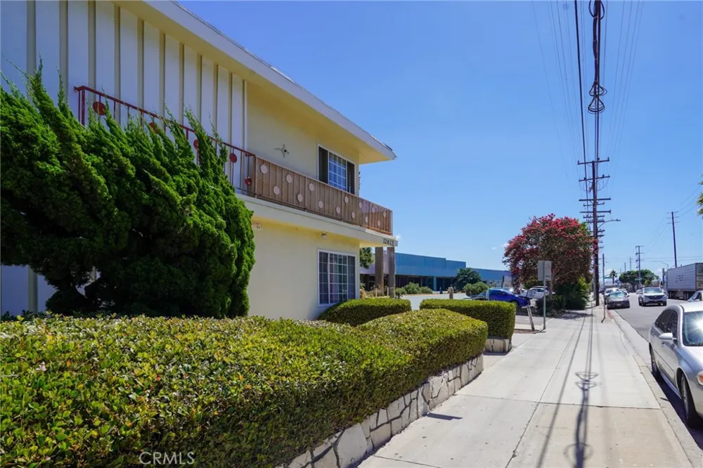 12612 Inglewood #3 Hawthorne, CA 90250