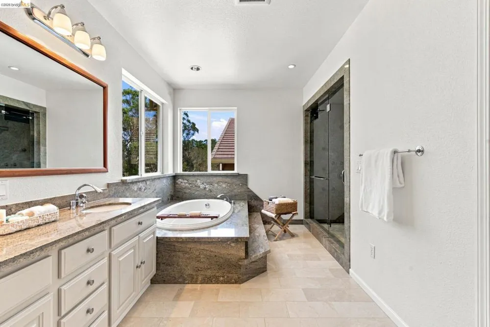 3523 Park Ridge Dr Richmond, CA 94806