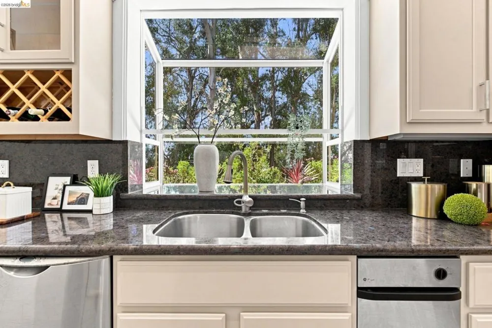 3523 Park Ridge Dr Richmond, CA 94806