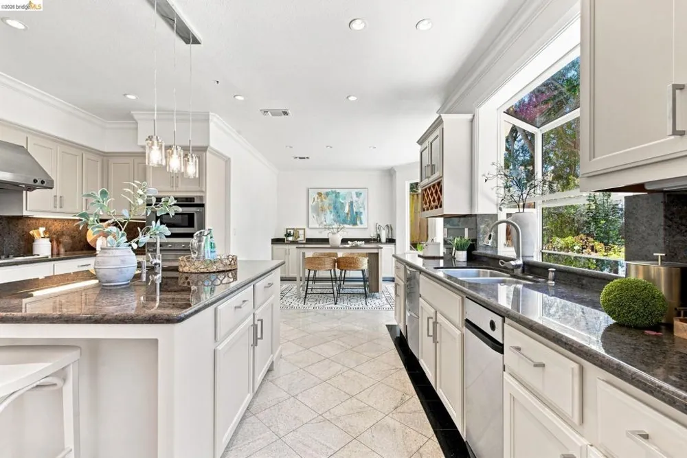 3523 Park Ridge Dr Richmond, CA 94806