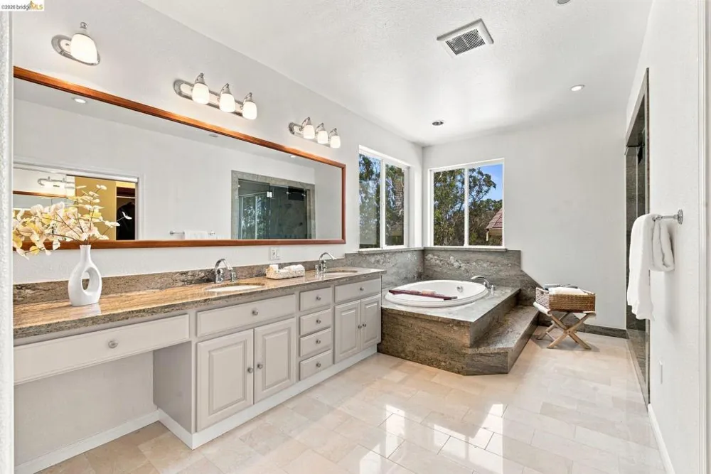 3523 Park Ridge Dr Richmond, CA 94806