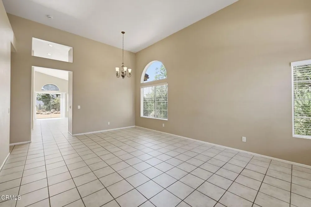 742 Buenos Tiempos Drive Camarillo, CA 93012