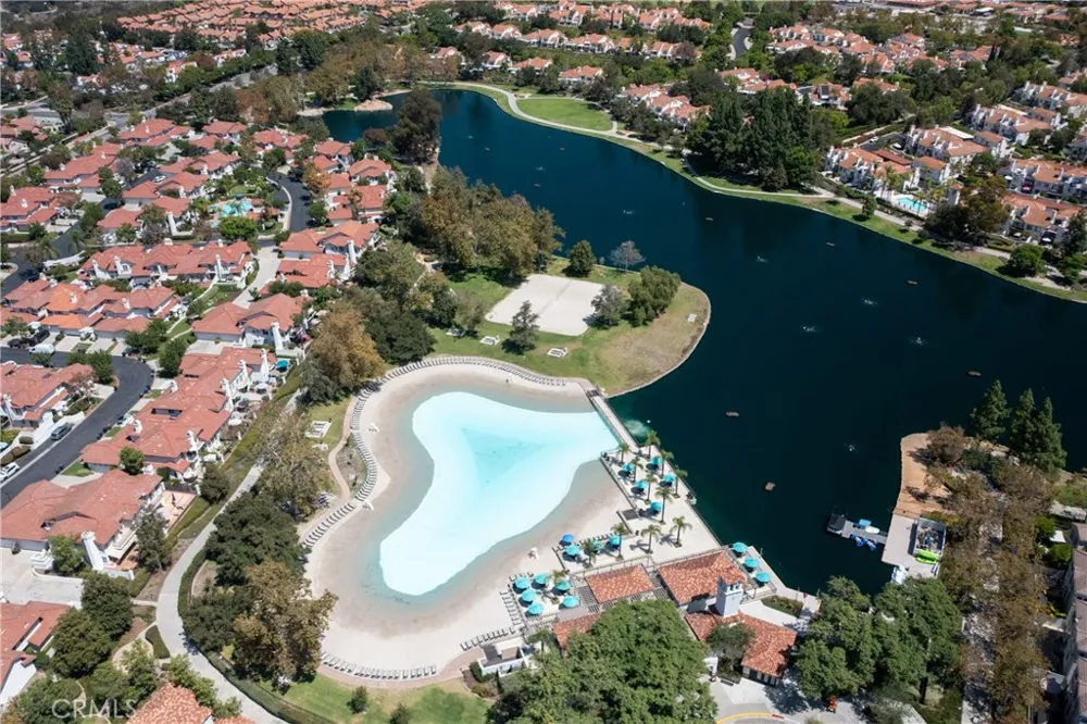 147 Montana Del Lago Rancho Santa Margarita, CA 92688