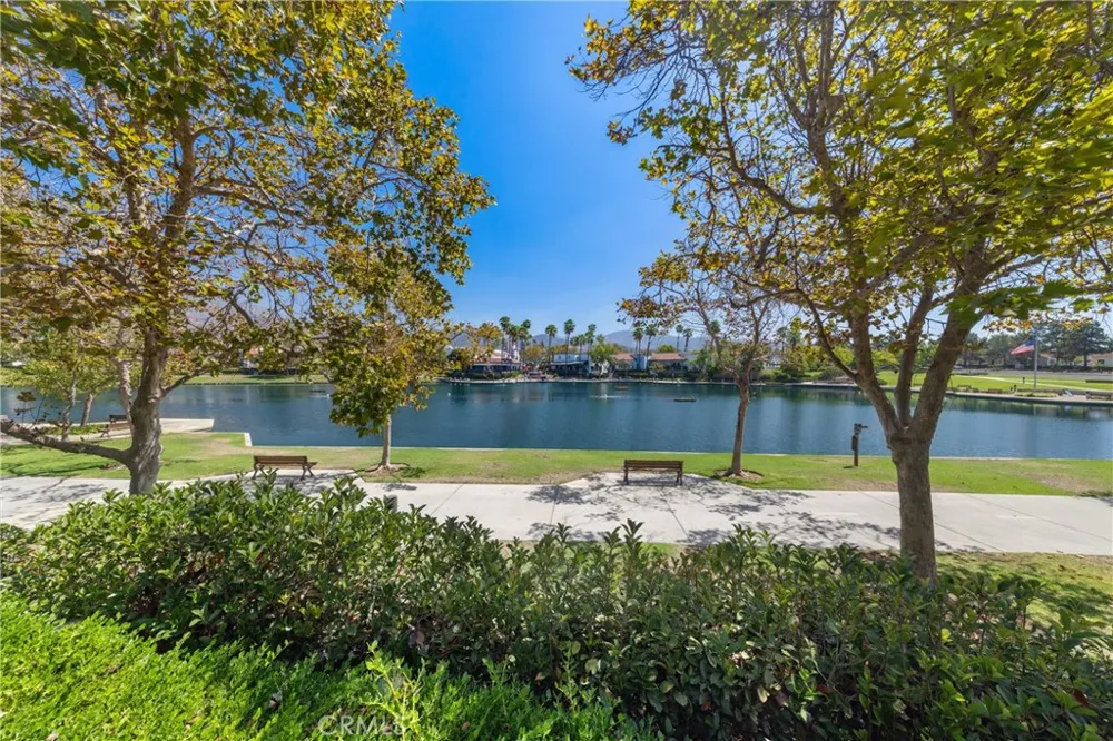 147 Montana Del Lago Rancho Santa Margarita, CA 92688