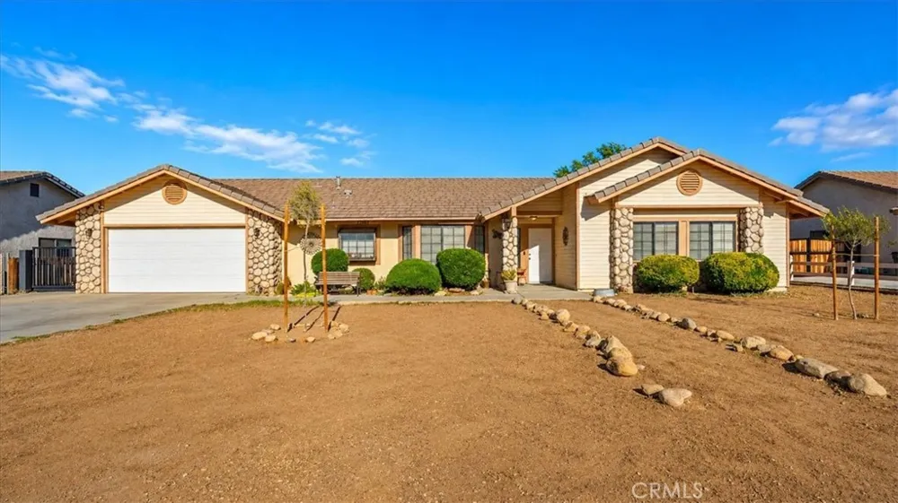 13561 Cuyamaca Apple Valley, CA 92308