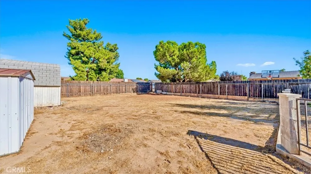 13561 Cuyamaca Apple Valley, CA 92308