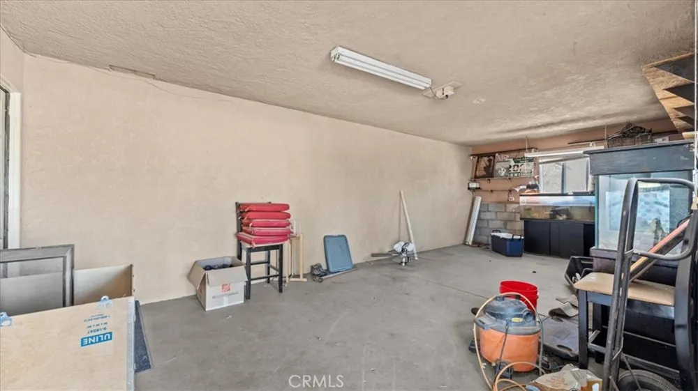 13561 Cuyamaca Apple Valley, CA 92308