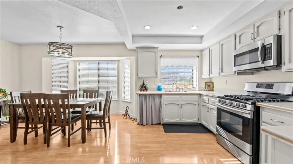 13561 Cuyamaca Apple Valley, CA 92308