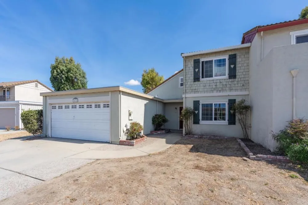672 Alvarado Court Salinas, CA 93907