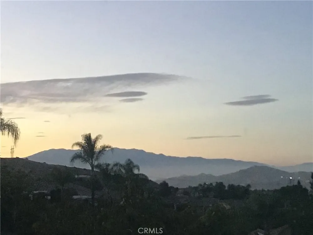8784 Larkspur Corona, CA 92883