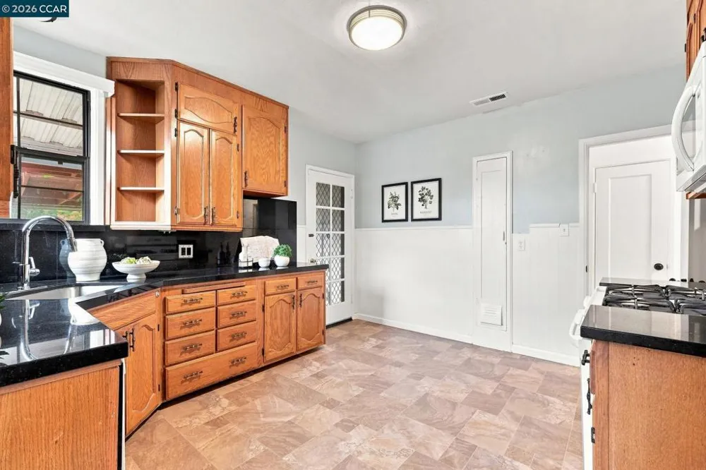 161 Viewmont Ave Vallejo, CA 94590