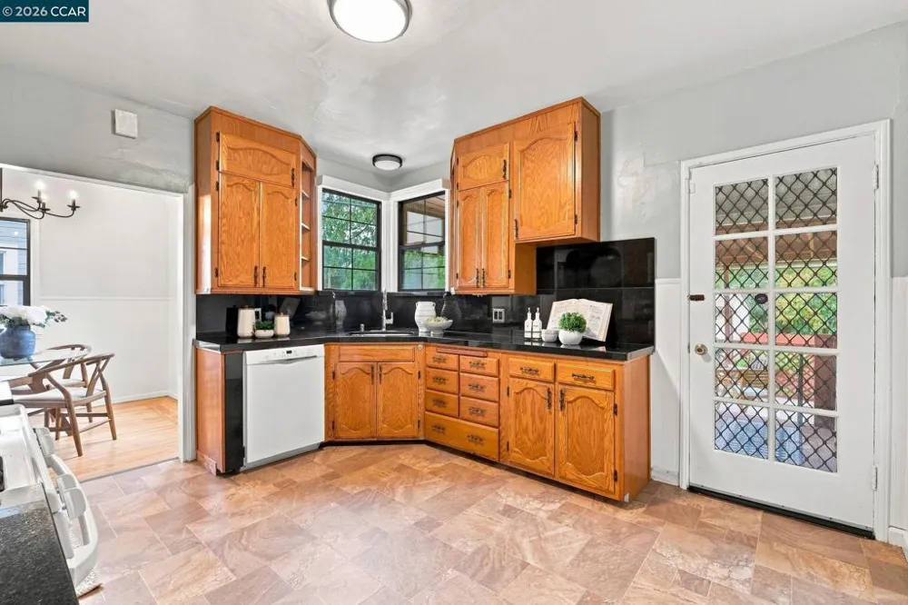 161 Viewmont Ave Vallejo, CA 94590