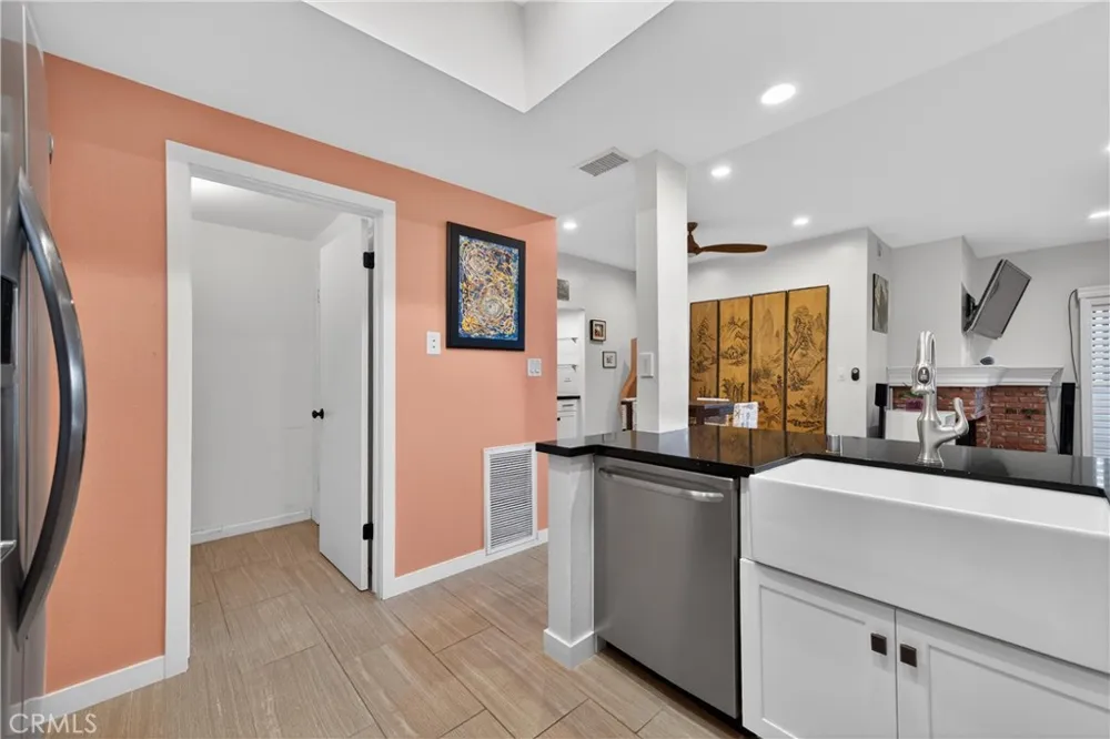 8180 Manitoba Street #136 Playa del Rey, CA 90293