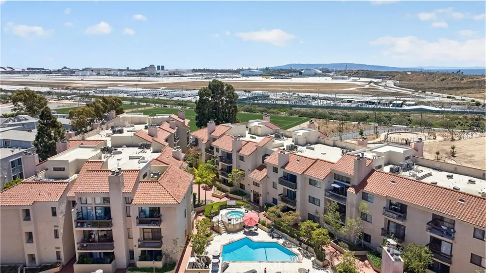 8180 Manitoba Street #136 Playa del Rey, CA 90293