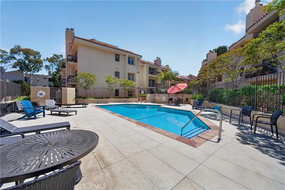 8180 Manitoba Street #136 Playa del Rey, CA 90293