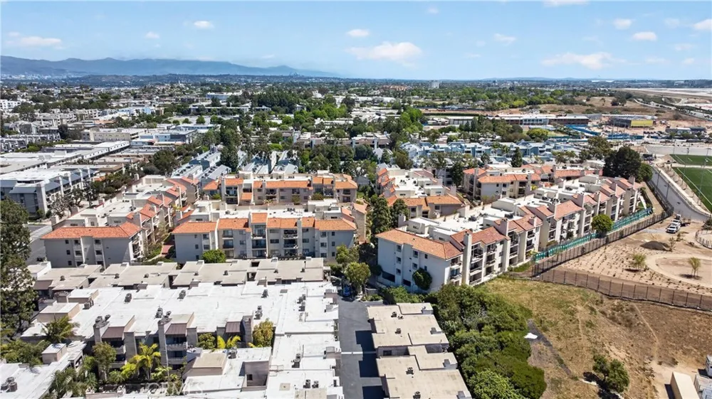 8180 Manitoba Street #136 Playa del Rey, CA 90293