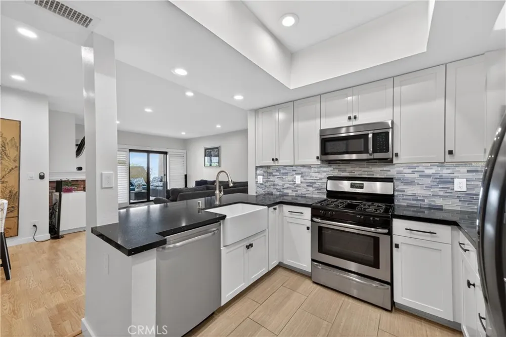 8180 Manitoba Street #136 Playa del Rey, CA 90293