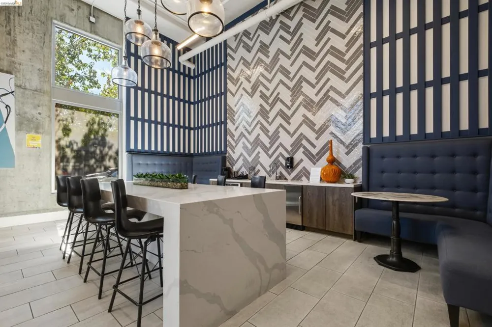 901 Jefferson St. #108 Oakland, CA 94607