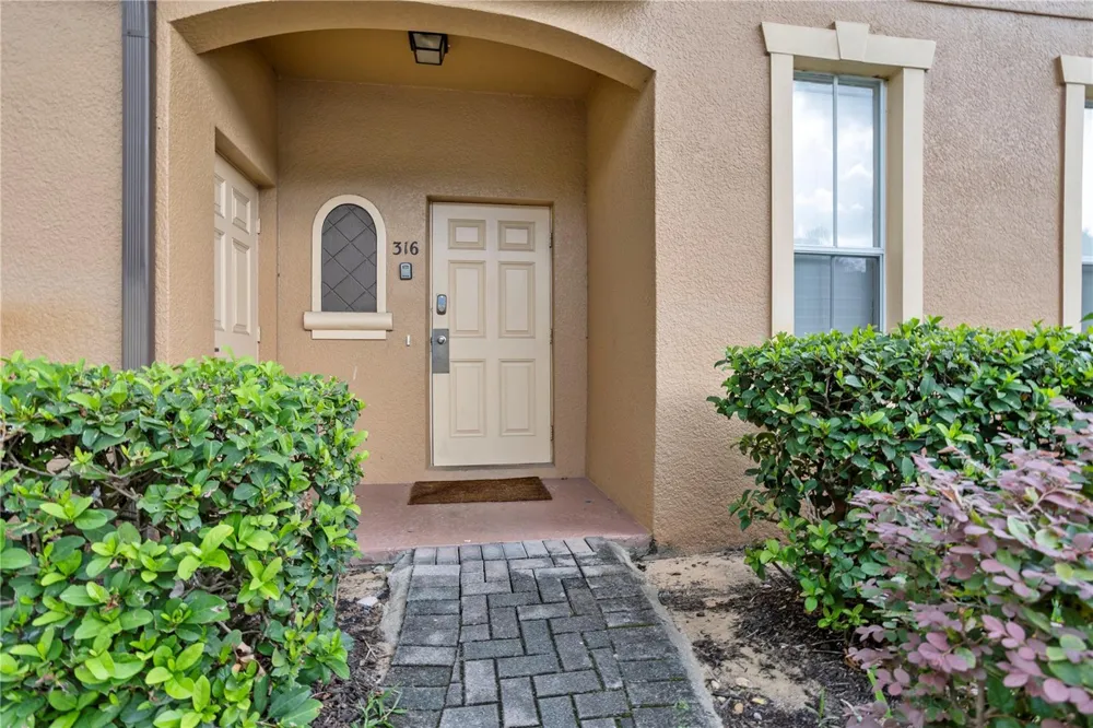 316 CAMBRIA AVENUE Davenport, FL 33897