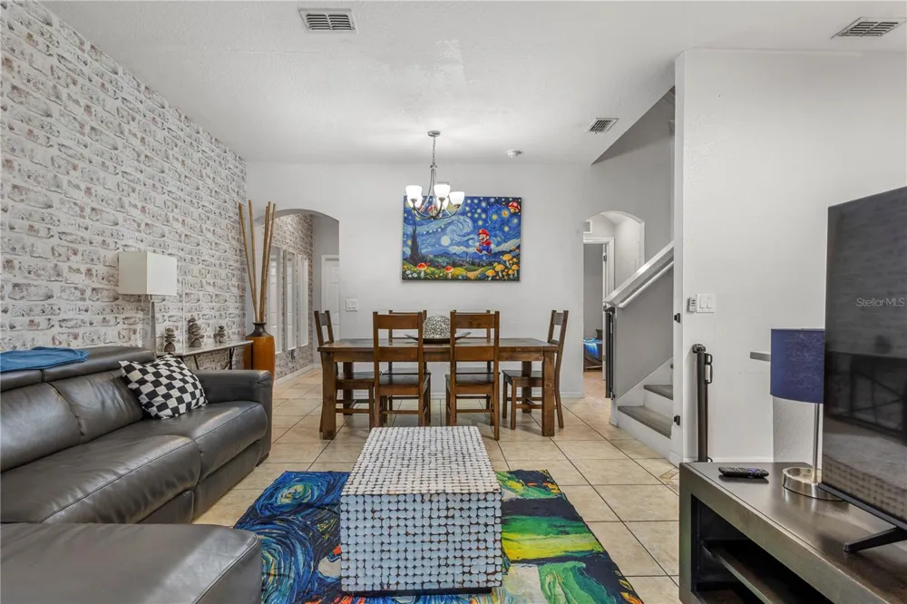 316 CAMBRIA AVENUE Davenport, FL 33897