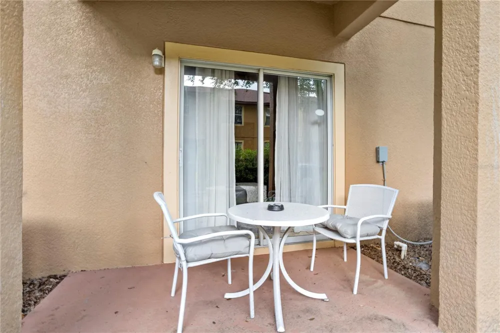 316 CAMBRIA AVENUE Davenport, FL 33897