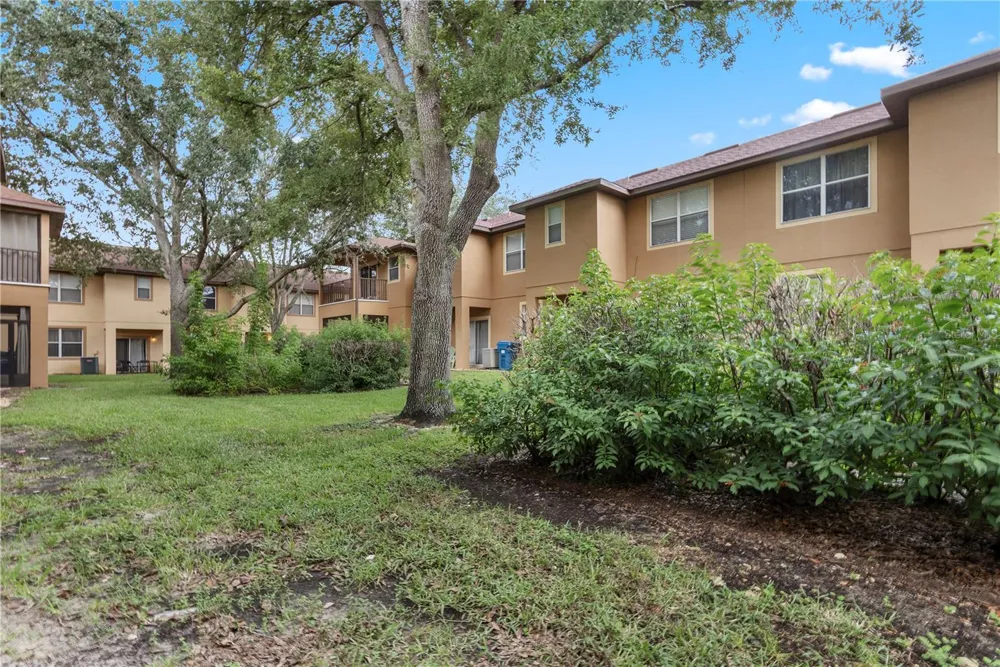 316 CAMBRIA AVENUE Davenport, FL 33897