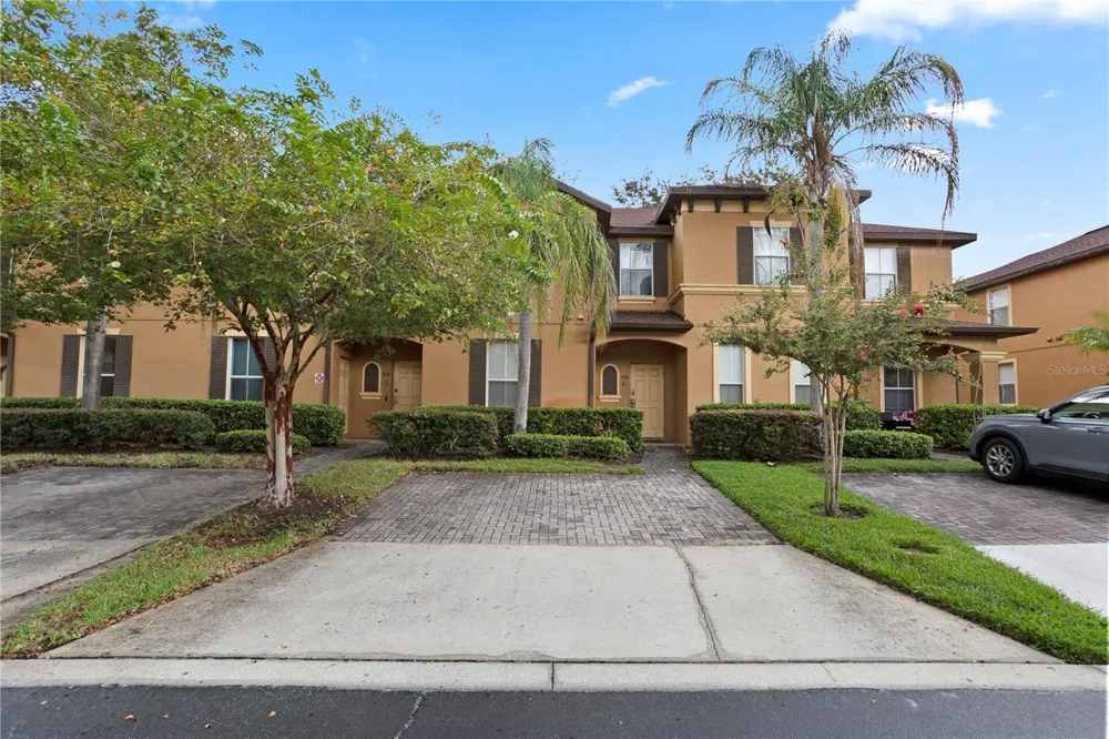 316 CAMBRIA AVENUE Davenport, FL 33897