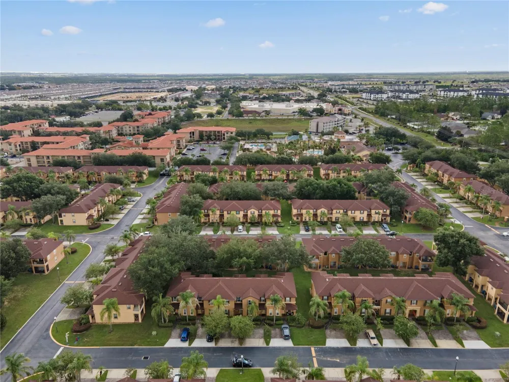 316 CAMBRIA AVENUE Davenport, FL 33897