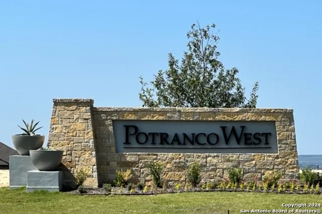 321 Lawrence Drive Castroville, TX 78009