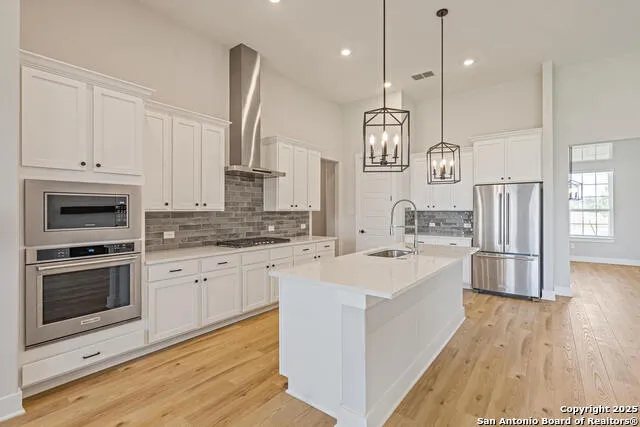 321 Lawrence Drive Castroville, TX 78009