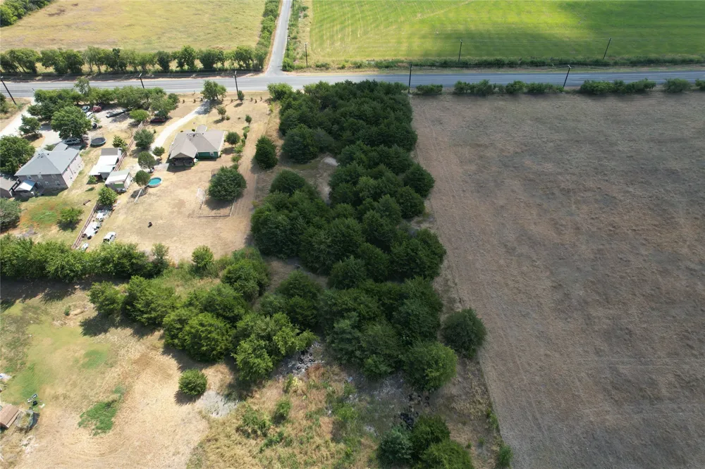 6395 SH 160 Highway Whitewright, TX 75491