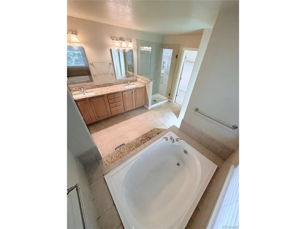 18129 E Caley Circle Aurora, CO 80016