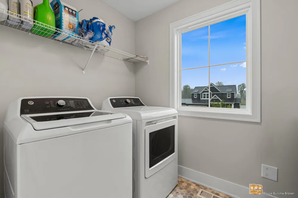 10892 Verdant Drive Allendale, MI 49401