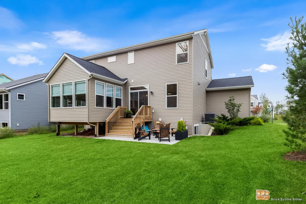 10892 Verdant Drive Allendale, MI 49401