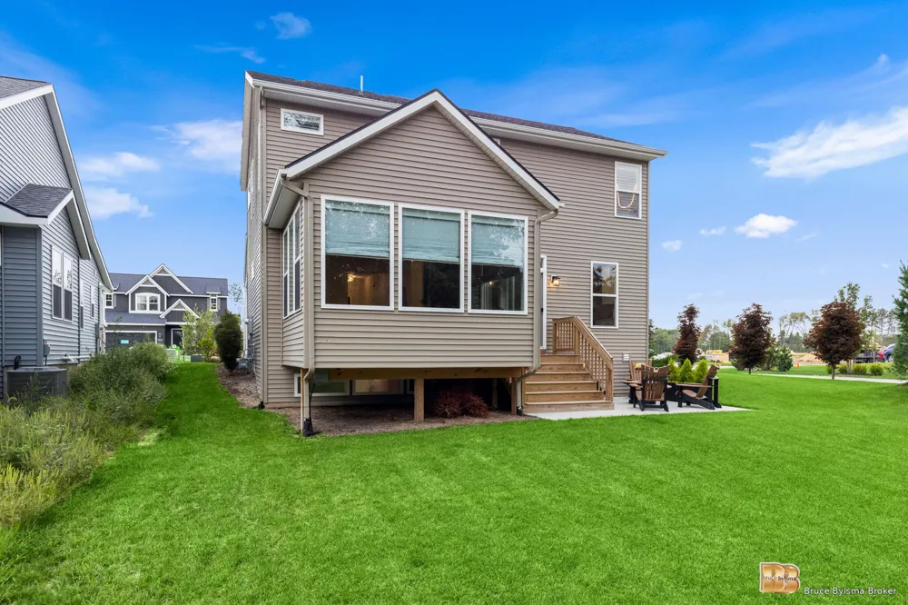 10892 Verdant Drive Allendale, MI 49401