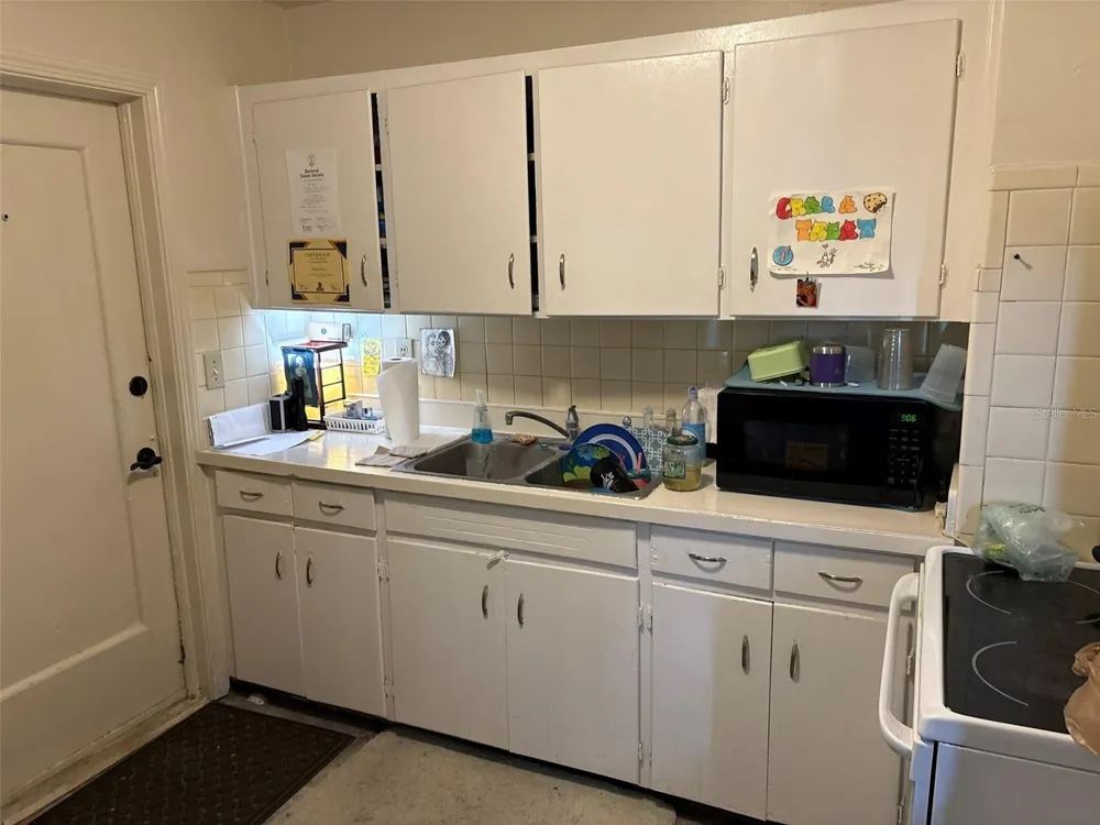 2627 38TH AVENUE St Petersburg, FL 33713