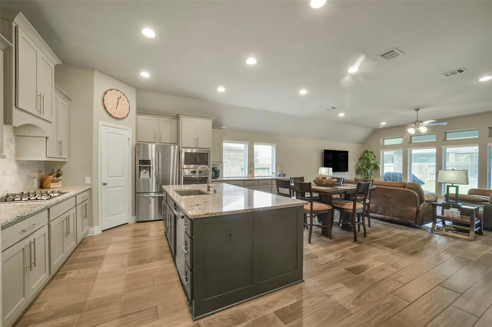 28160 Knight Peak Drive Spring, TX 77386