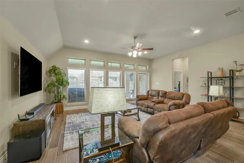 28160 Knight Peak Drive Spring, TX 77386