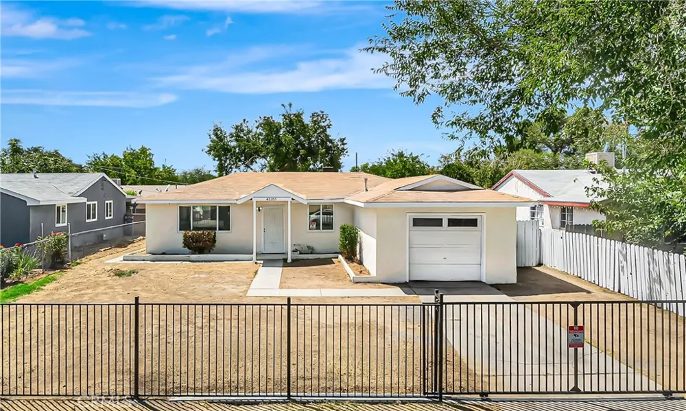 45351 Kingtree Lancaster, CA 93534