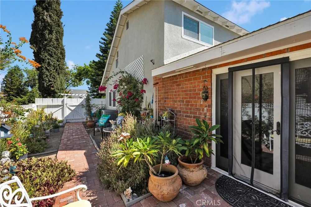 246 E Mission Corona, CA 92879