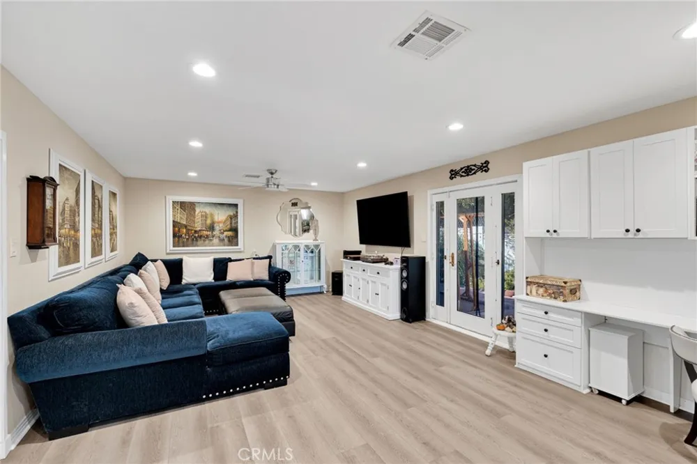 246 E Mission Corona, CA 92879