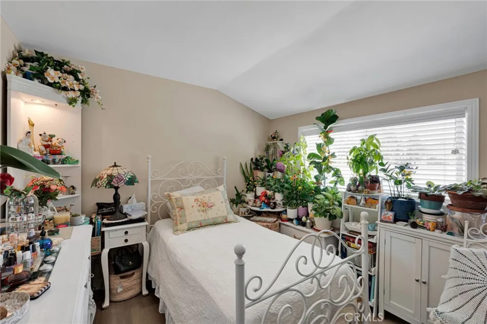 246 E Mission Corona, CA 92879