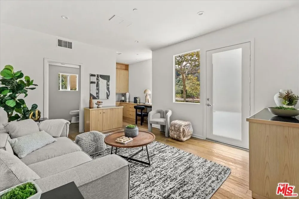 13027 Bluff Creek Drive #30 Playa Vista, CA 90094