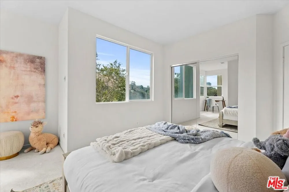 13027 Bluff Creek Drive #30 Playa Vista, CA 90094