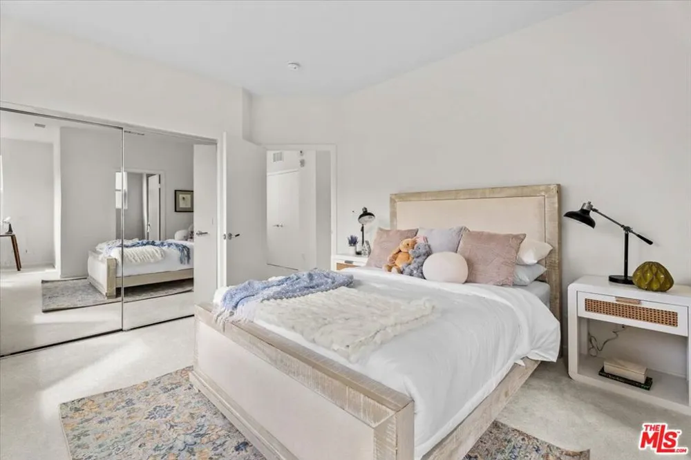 13027 Bluff Creek Drive #30 Playa Vista, CA 90094